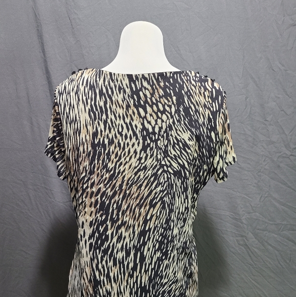 212 Collection Abstract Print Ruffled Top - Picture 7 of 7
